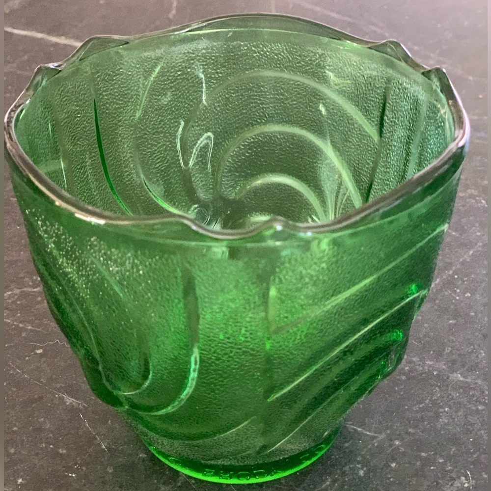 E O BRODY | Vintage Green Swirl Glass Vase